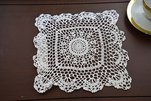 Square Crochet Placemat. 10 in. White (4 pieces set)